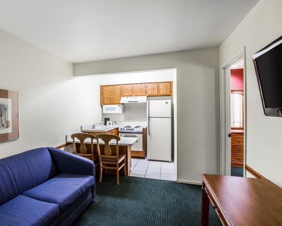 American Inn & Suites Mesa Esterno foto