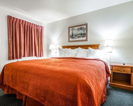 American Inn & Suites Mesa Esterno foto